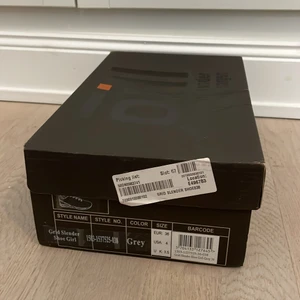 Helt nya sneakers 36 - Grid Slender Shoe Girl - Grey 36 Helt nya! 