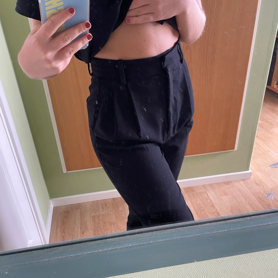 Svarta kostymbyxor från H&M - 90