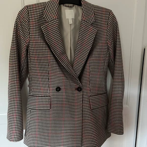 Blazer - Säljer min fina blazer/kavaj som tyvärr är för liten för mig⚡️