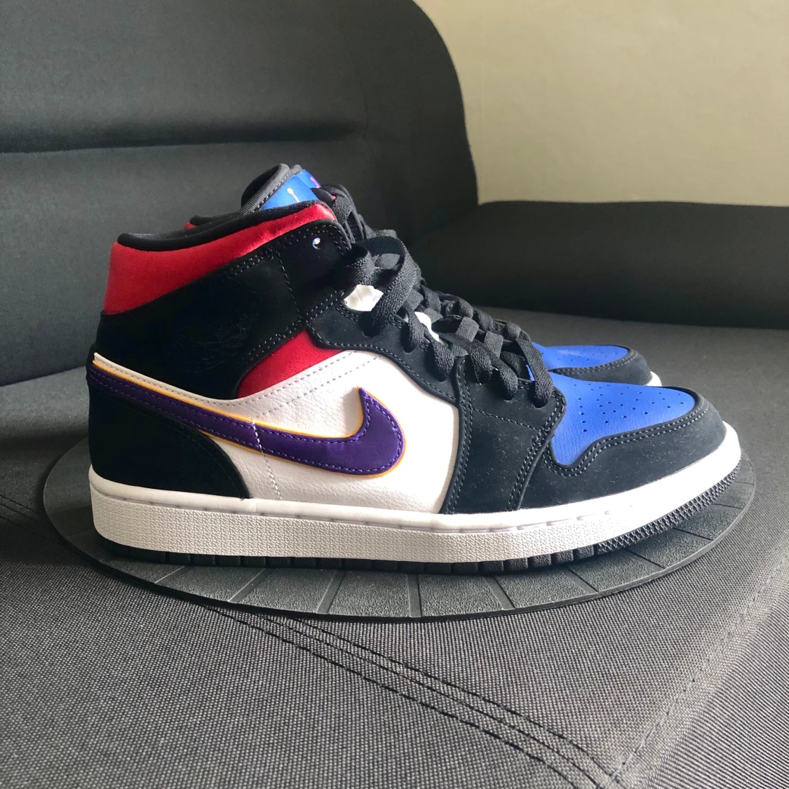 Jordan 1 Mid Lakers Top 3 - 90
