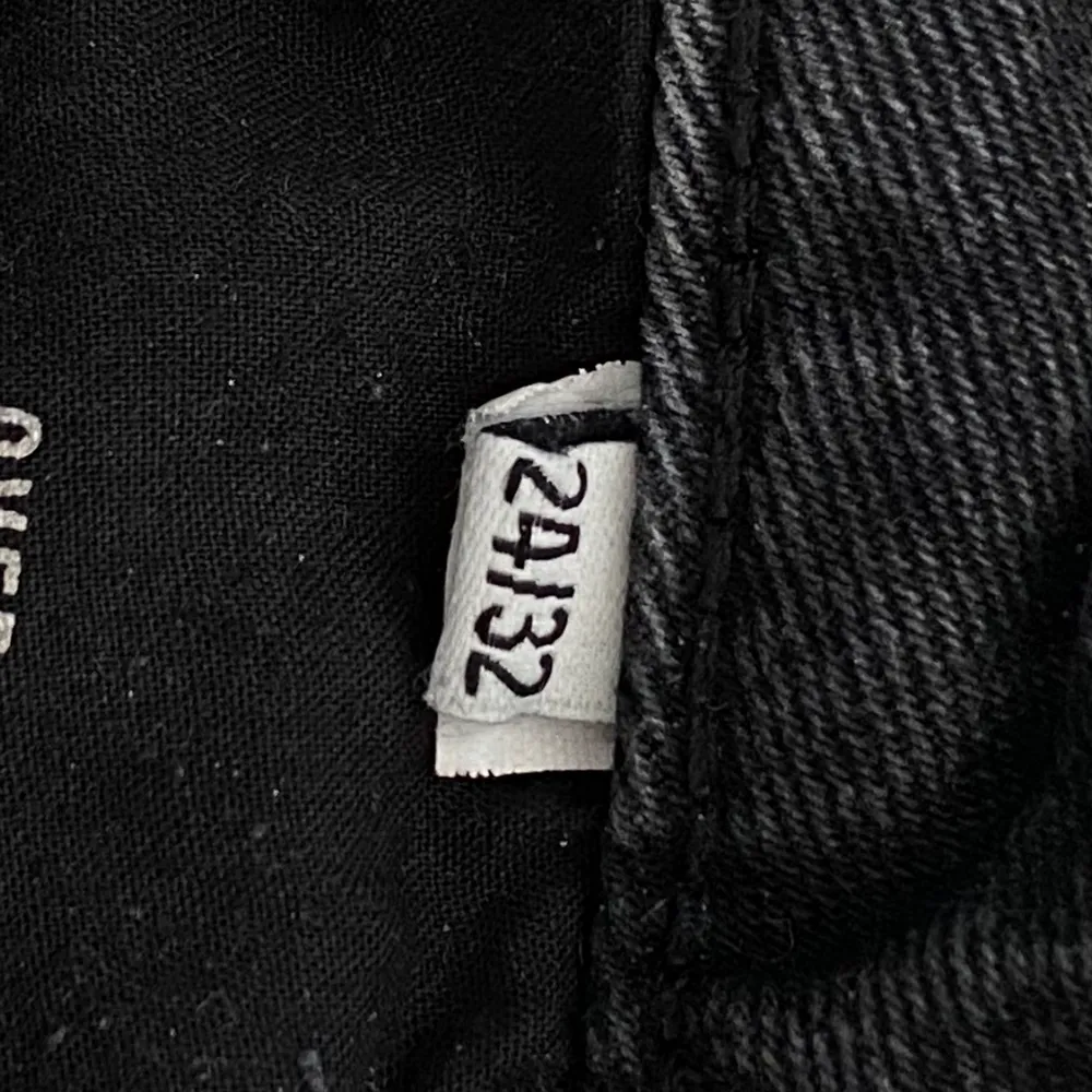 Jeans från Cheap Monday. Bra skick! Jag är 160cm och på mig slutar de 1,5 ca över ankeln. (W24/L32). Farkut & Housut.