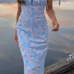 Klänning  - Jätte fin klänning, fint inför studenten osv