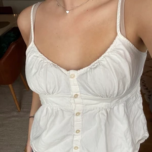 Brandy linne - Linne köpt på brandy Melville som inte längre kommer t användning ! Skriv för fler bilder