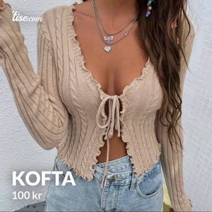 Stickad kofta  - Aldrig använt 