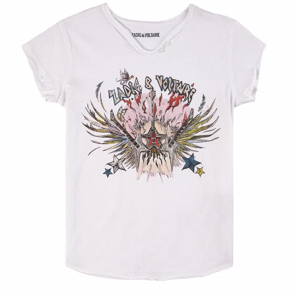 Säljer denna t-shirt från Zadig & Voltaire!❤️ Aldrig använd då den inte kommit till användning❤️. T-shirts.