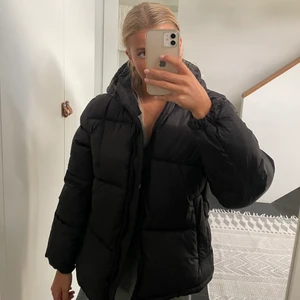 Hm jacka - Säljer denna populära hm puffet jackan! Säljer då den knappt kommit till användning, så den är som ny❤️