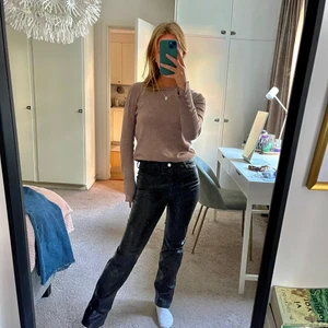 Skinnbyxor  - Skit coola skinnbyxor som är perfekta nu till hösten, köparen står för frakten eller så möts jag i Stockholm!