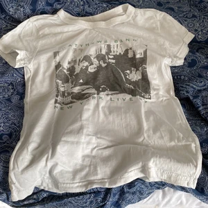 Brandy meville t-shirt - En jätte söt t-shirt som sitter så fint! Köpte den för 230kr och den är i Stl XS-S