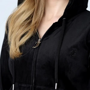 Juicy couture  - Säljer nu den har super fina juicy couture koftan,Super fint skick! Andvänd typ 2 gånger,skriv för fler bilder och frågor!💗Litten i storleken,❗️Tryck ej på köp nu❗️