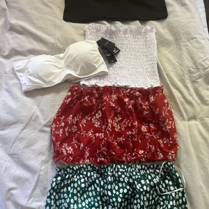 Bandeu toppar  - Fina, knappt använda bandeutoppar. Alla är storlek L, 40kr/st eller bra pris ju fler man köper