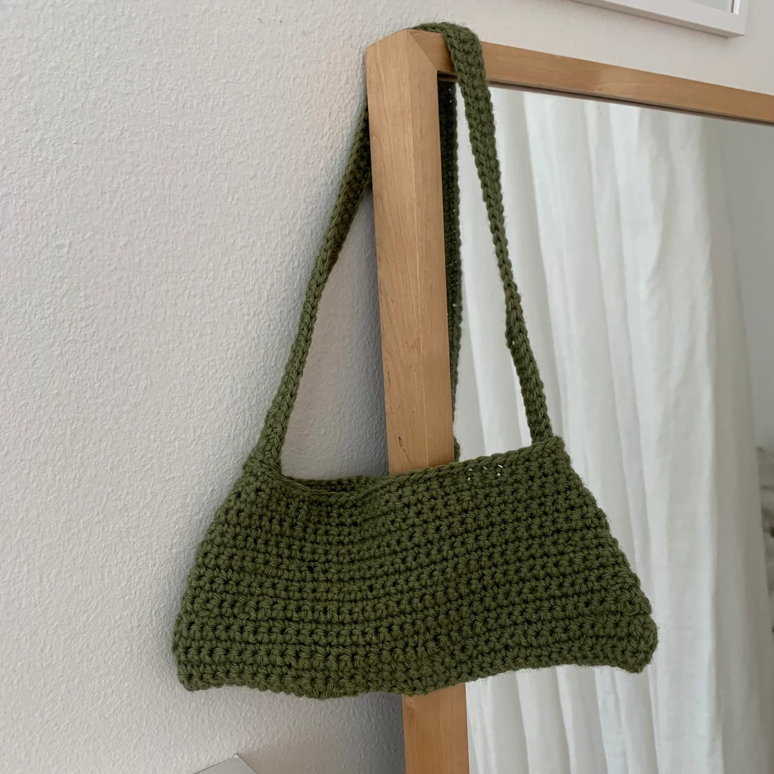 Virkad baguette väska i Ull