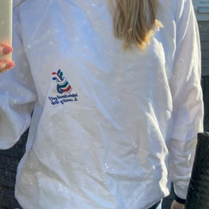 Sweatshirt - Storlek S. Köparen står för frakt🥰