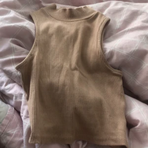 Tröja lager 157 - Jätte fin beige tröja/topp från lager 157. Säljer för den e tyvärr för liten.💫