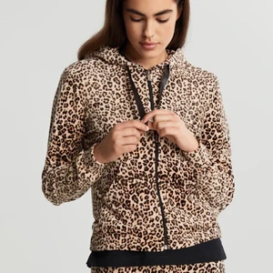 Mjukiskläder  - Super skön mjukis kofta! Använd några gånger, men inga tecken på användning! 