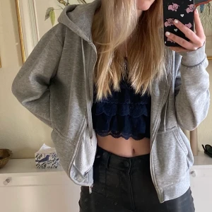 Hoodie - Grå tröja från hm, superskön💕