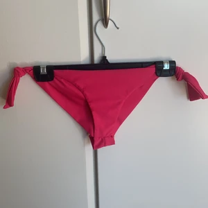 Bikini underdel från Nelly  - Betala bara för frakt. Väger om du är intresserad