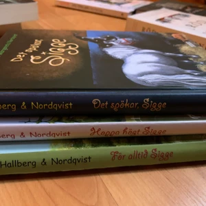 Siggeböcker - Tre siggeböcker. Alla för 20 plus frakt annars hämtas i Borås 