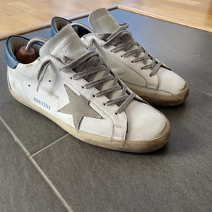 Golden Goose skor - Storlek 42, ser så gott som nya ut förutom lite slitage på hälarna på båda skorna 