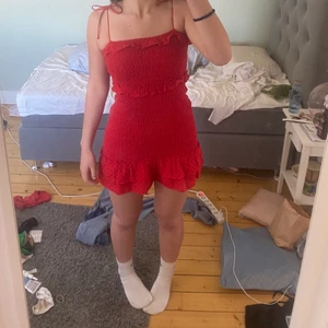 NA-KD kländning  - Jättesöt kländning till sommar i storlek 34 men passar både mindre o större föratt matrialet är strechigt💞 skriv privat för mer bilder💗💗