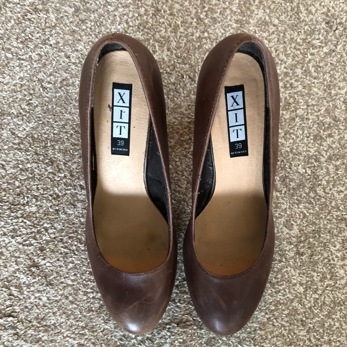 Högklackade skor strl 39 - 91