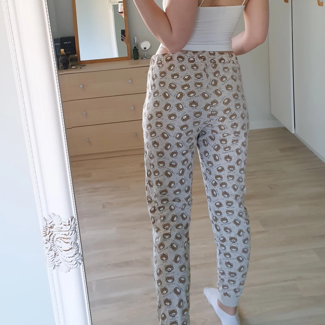 Ljusbruna pyjamasbyxor nallar - 90