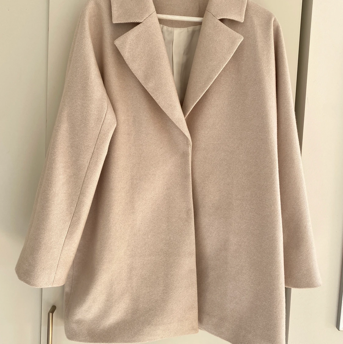 Kort beige kappa - 90