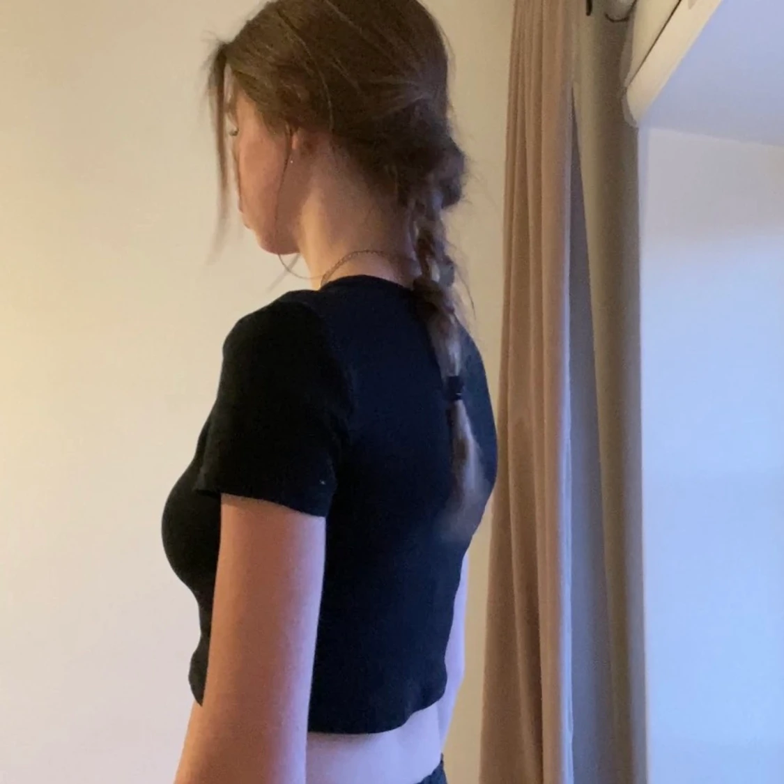 Svart kroppad t-shirt - 90