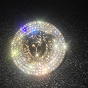 En versace bälte med diamanter  -  En  versace bälte men diamant