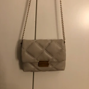 Väska från h&m - En fin väska från h&m 🤩