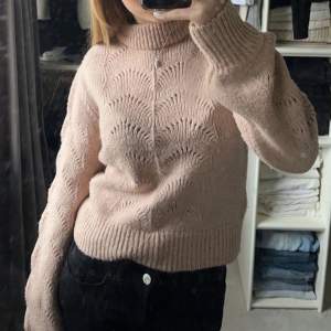 Ljusrosa stickad tröja från Gina tricot