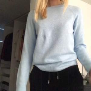 Jättefin oanvänd tröja från vero Moda! Jätte skönt material❤️Storlek S❤️ Skriv för fler bilder! KÖP DIREKT FÖR 150+ frakt (49)