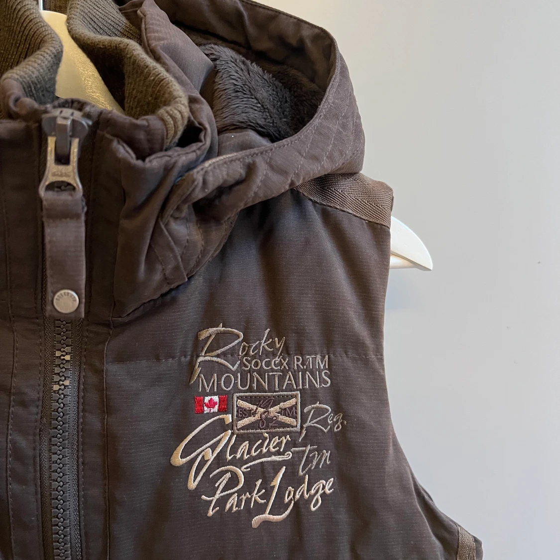 Superfin brun väst  - 90