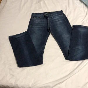 Jeans  - Bra buksor  