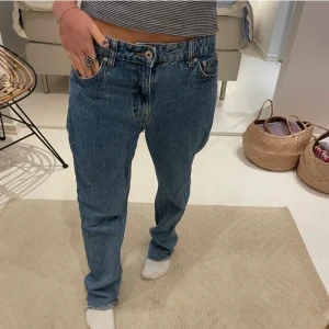 Zara jeans  - Jätte fina jeans ifrån zara.  Storlek 40 men passar 38-40
