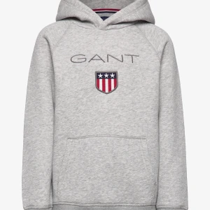 Gant hoodie - Säljer eftersom det inte är min stil så den bara tar plats i min garderob, och den är i nytt skick. Hoppas den kommer till användning för någon annan ( skriv för fler bilder)