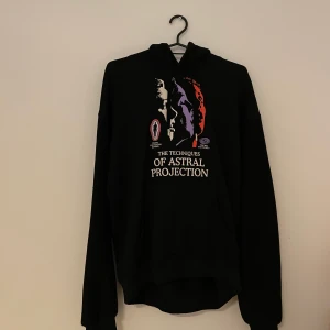 as fet hoodie - Säljer denna då den tyvärr inte kommer till använding, endast använd fåtal gånger så den är i mycket fint skick🌹