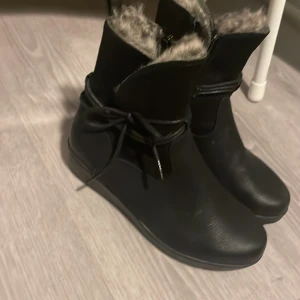 Vinterskor🥶 strl 35 - Varma vinterkängor med foder🥰 felfrit skick 