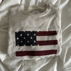 Stickad tröja från lexington  - Säljer min super fina stickade tröja från lexington som varit en stor favorit, men som tyvärr är för liten! 