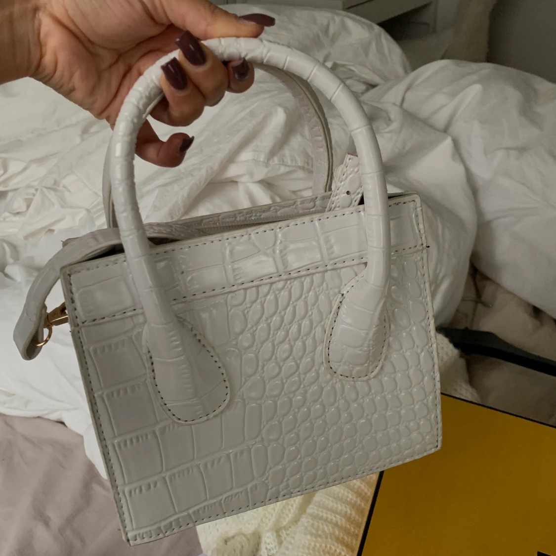 KROKODILMÖNSTRAD VÄSKA - 90