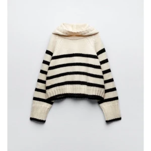 Stickad zara hoodie - Säljer nu min superfina och as sköna stickade hoodie😍🙌🏾 Den är så perfekt nu till vinter. Köpte den för nån månad sedan men har tyvärr inte fått mycket användning för den (skriv privat för bilder)🫶🏾😊