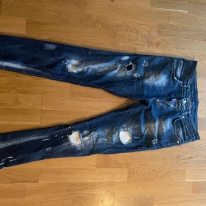 Dsquared 2 Cat Edition  - Dsquared 2 Jeans Cat ( ÄKTA ) Cond 8/10 Storlek 44