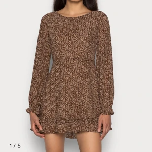 Nakdxpamela klänning  - Klänning från NA-KD , nyttskick Storlek 38 men mer som en 36 För fler bilder skriv meddelande 💕