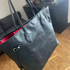 lV väska  - Helt ny aldrig använd i äkta läder 