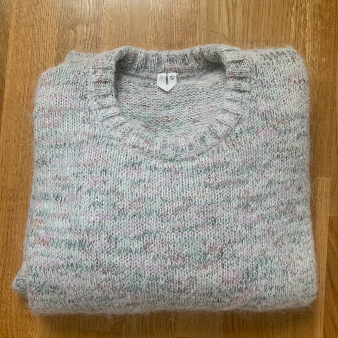 Flerfärgad stickad tröja  - 91