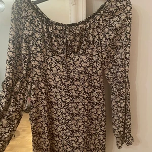 Klänning  - klänning från shein 120kr och där ingår frakten också. 