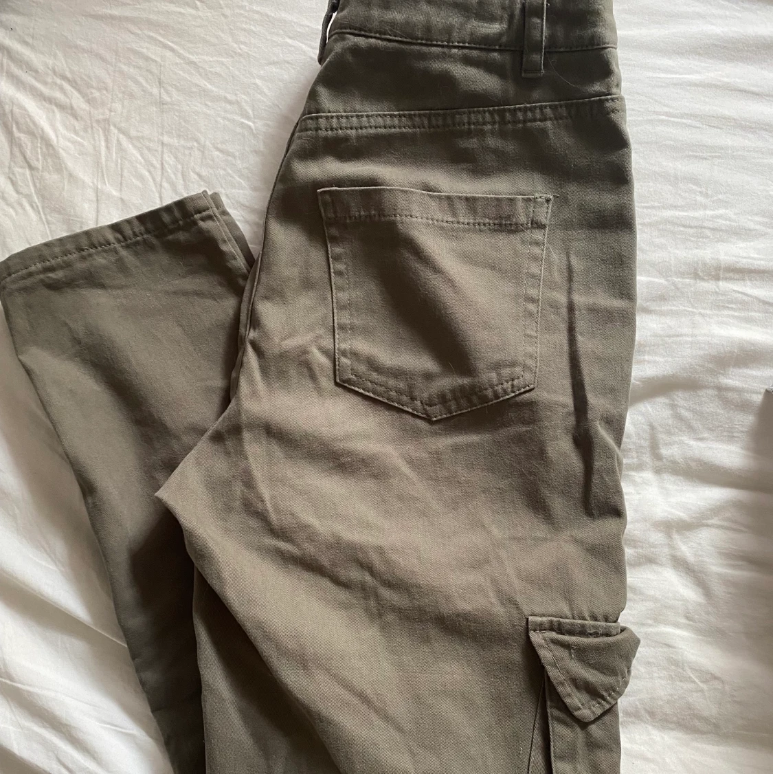 Högmidjade cargopants - 91