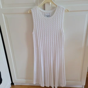 Bondelid klänning  - Strl M, endast lite använd