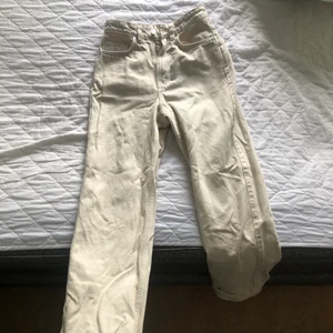 Weekday jeans rowe - Jeans från weekday , för små och råkat ta av prislapp. 