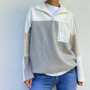 Flesee tröja  - Säljer min flesee tröja för att den inte längre kommer till användning. Nyskick. Klaren står för frakten( kom privat för flera bilder) pris kan diskuteras 