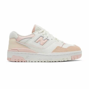 New balance 550 white pink - Som nya, säljer med boxen. Nypris runt 3000kr Säljer pga försmå  Pris kan diskuteras